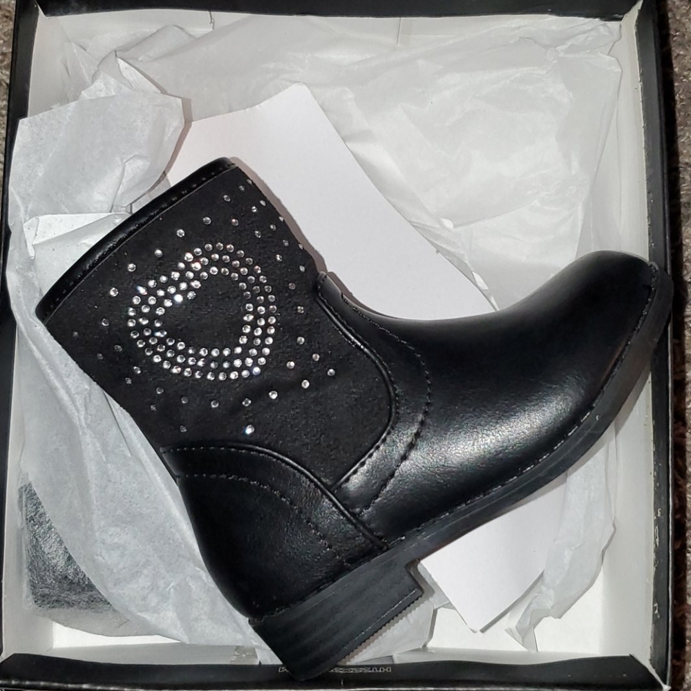 Black boots 7c